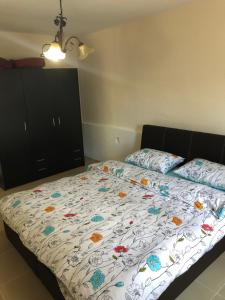 A bed or beds in a room at Best summer vacation