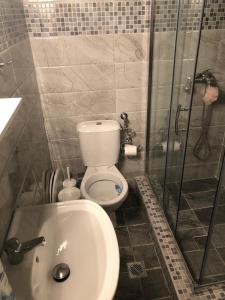 A bathroom at Best summer vacation