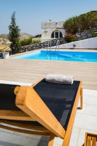 Bazén v ubytovaní Paros Villas Nereids alebo v jeho blízkosti