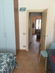 a hallway of a room with a floor at Appartamento Vaticano in San Vincenzo