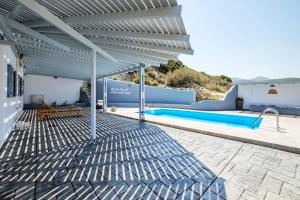 Bazén v ubytovaní Paros Villas Nereids alebo v jeho blízkosti