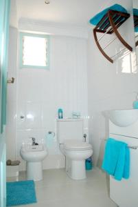 Koupelna v ubytování Lindo y acogedor Apartamento Grao Playa Gandia piso 5to sin ascensor + 37 fotografií