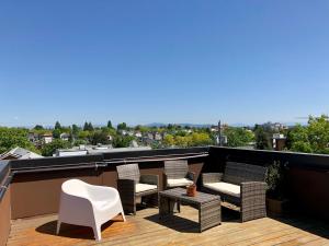 シアトルにあるCentral Modern Home with Rooftopのギャラリーの写真
