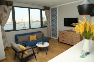 TV/trung tâm giải trí tại KaKa Hotel Han River