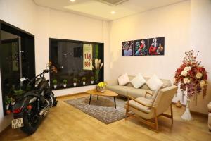 Khu vực ghế ngồi tại KaKa Hotel Han River