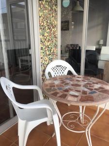 Posedenie v ubytovaní 2 bedroom's flat on the beach, City center, 1 line