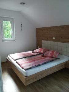 Posteľ alebo postele v izbe v ubytovaní Hiša Katja-Privat wellness