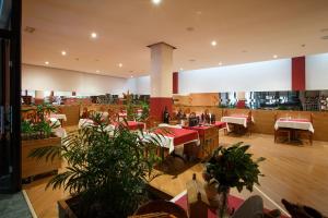 Restaurace v ubytování Hotel Restaurante Pontiñas