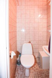 Ένα μπάνιο στο Cozy studio next to bus station +2 φωτογραφίες