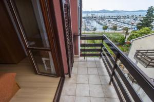 Balkón alebo terasa v ubytovaní Apartments Onorina