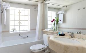 Bagno di YMCA Three Arches Hotel