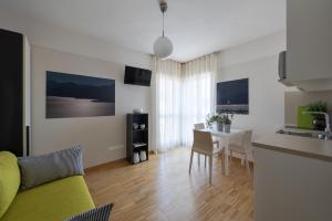 Kuchyň nebo kuchyňský kout v ubytování Vialeromadodici Rooms & Apartments