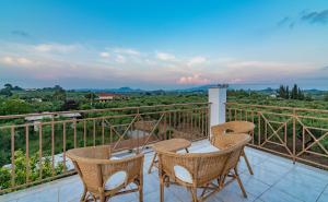 A balcony or terrace at Villa Status