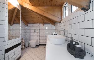 A bathroom at Villa Status