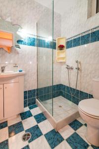 A bathroom at Villa Status