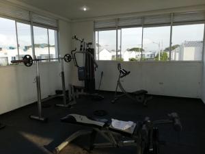 Phòng/tiện nghi tập thể dục tại CH1 Bonito apartamento amoblado en condominio RNT 1O8239