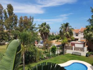 Bazén v ubytovaní Beach and golf apartament alebo v jeho blízkosti