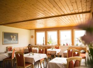 Restaurant ou autre lieu de restauration dans l'établissement Landhaus Fischer