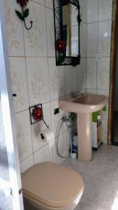 Bilik mandi di Estalagem Toledo