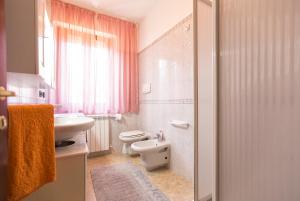 Koupelna v ubytování D&V Casa-Sea + 26 fotografií