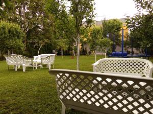 Taman di luar Apartmani Jasmina 2