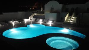 Bazén v ubytování Villa Iliovasilema Santorini nebo v jeho okolí