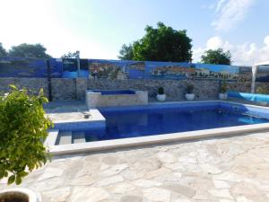 Bazén v ubytování Vacation house Radosic nebo v jeho okolí
