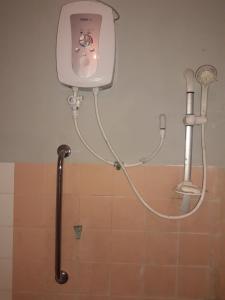 Un baño de Jaffna Premier Inn