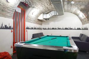 Mesa de bilhar em Jugendherberge Wien - Myrthengasse