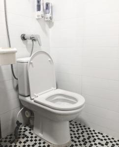 Un baño de Hang Fung Hostel