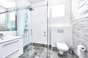 Koupelna v ubytování Apartamenty Między Jeziorami - Free Parking, FV