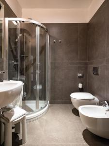 Hotel Dell'Opera tesisinde bir banyo