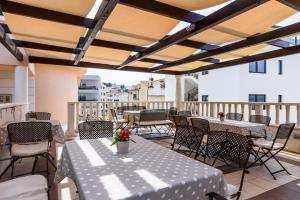ระเบียงหรือลานระเบียงของ Apartment Villa Lavandula - Swimming pool view