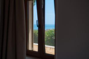 Uma vista do mar tirada do hotel