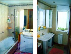 レスカラにあるDaliのバスルーム(シンク、バスタブ付)の写真2枚