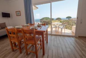 Balkón alebo terasa v ubytovaní Apartamentos AR Muntanya Mar