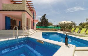 Πισίνα στο ή κοντά στο Villa Peroj 1525