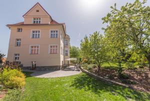 Vonkajšia záhrada v ubytovaní Boutique Hotel Villa Beatika