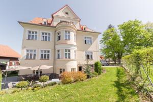 Vonkajšia záhrada v ubytovaní Boutique Hotel Villa Beatika