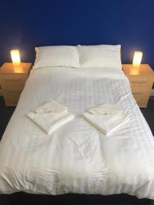 Ліжко або ліжка в номері Southend Central Hotel - Close to Beach, City Centre, Train Station & Southend Airport