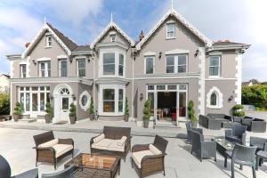 Gallery image of LLwyn Country House in Llanelli