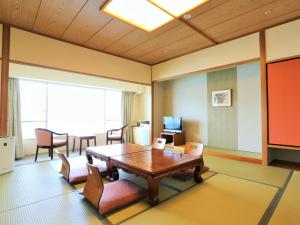 Khu vực ghế ngồi tại Bay Resort Hotel Shodoshima