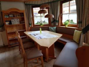 Część wypoczynkowa w obiekcie Ferienwohnung Langwallner
