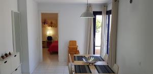 Posedenie v ubytovaní Apartamento junto a la playa. Corralejo