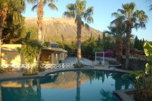 Bazén v ubytovaní Hotel Al Togo Fitness & Relax alebo v jeho blízkosti