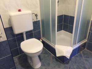 Ein Badezimmer in der Unterkunft Apartment Villa Ana
