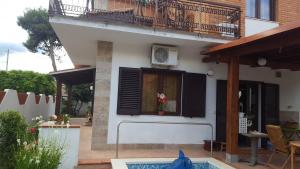 A balcony or terrace at Sole D'oro IUN S4354