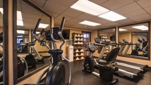 Fitness centrum a/nebo fitness zařízení v ubytování Best Western Yuma Mall Hotel & Suites