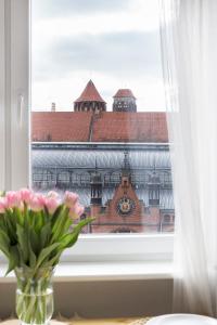 グダニスクにあるScandi Old Town Apartmentの窓