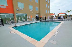 The swimming pool at or close to Best Western Executive Residency IH-37 Corpus Christi